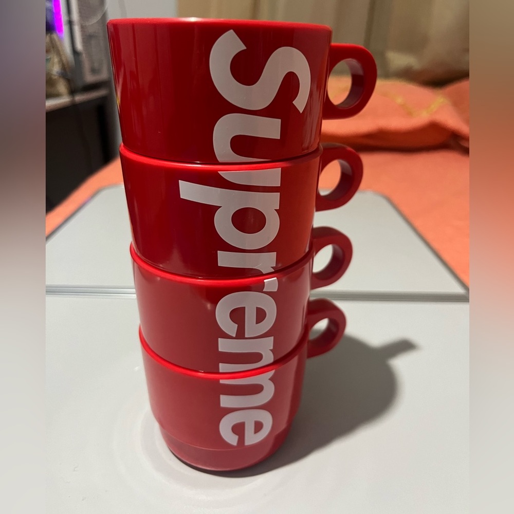 Supreme stacking cups - tea cups coffee etc they came out during 18th season -